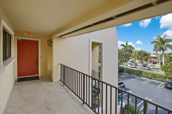 Delray Beach, FL 33483,801 Palm Trail 9