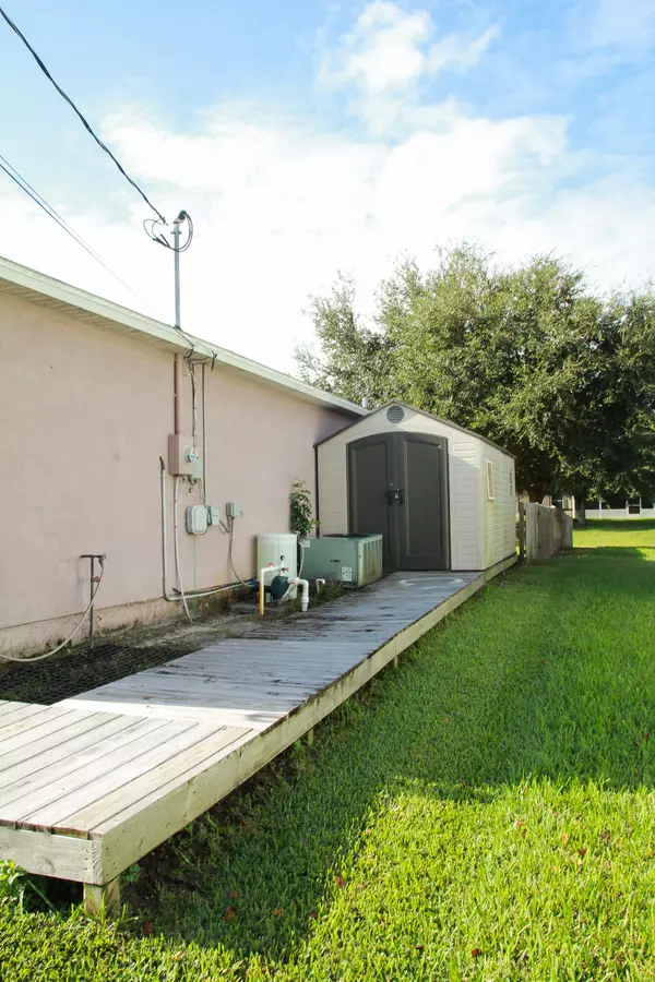 Port Saint Lucie, FL 34952,2258 SE Friendship ST