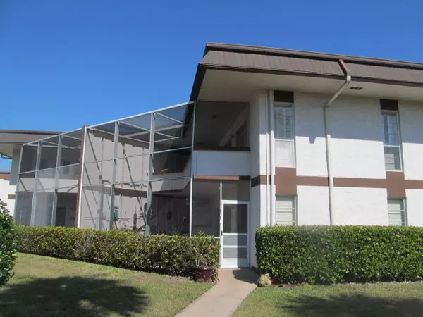 6 N Greenway Village 104, Royal Palm Beach, FL 33411