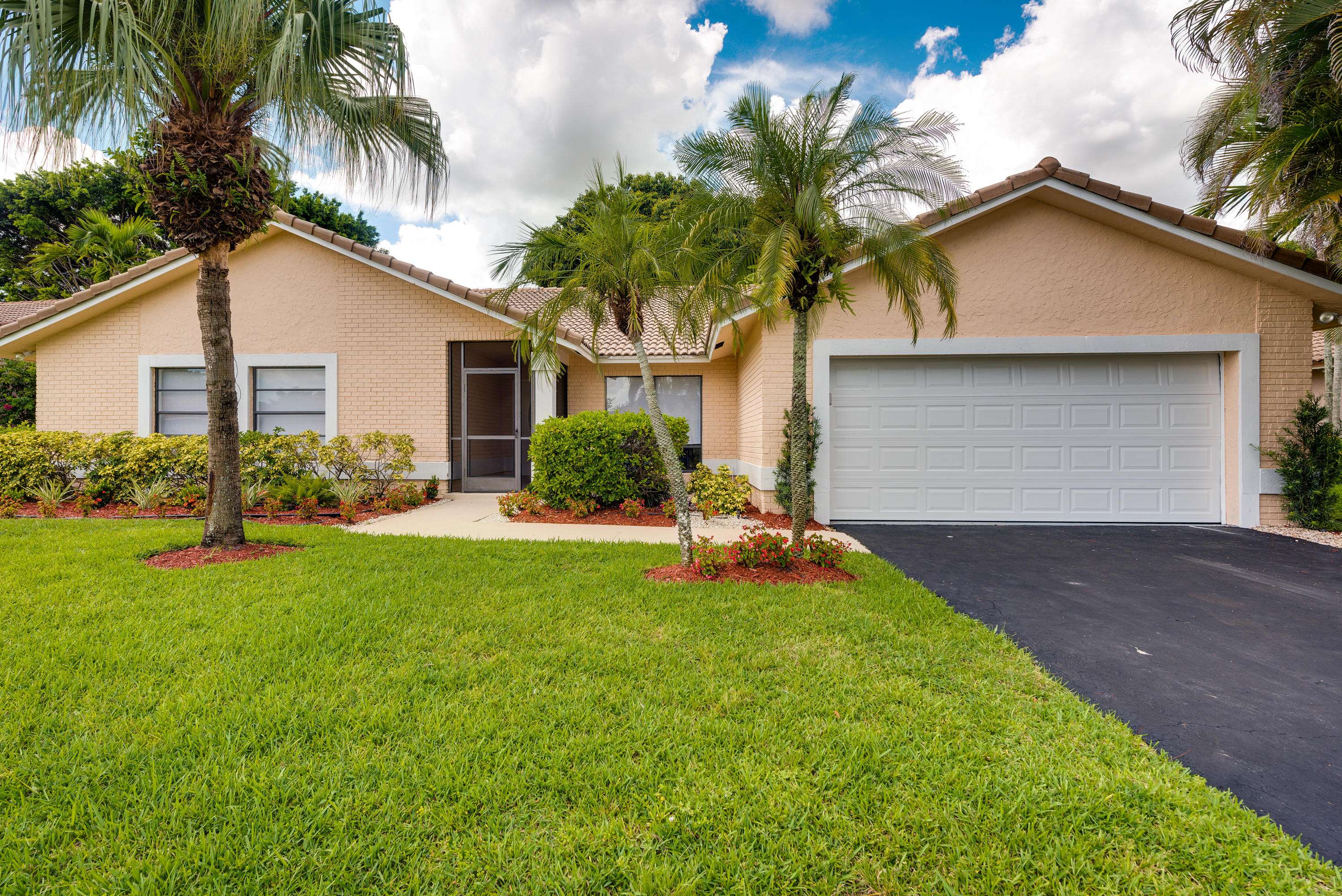 10070 Crosswind RD, Boca Raton, FL 33498