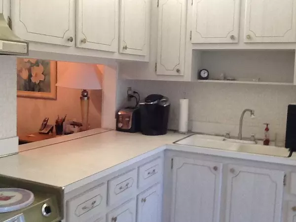 Lake Worth, FL 33461,2615 N Garden DR 209