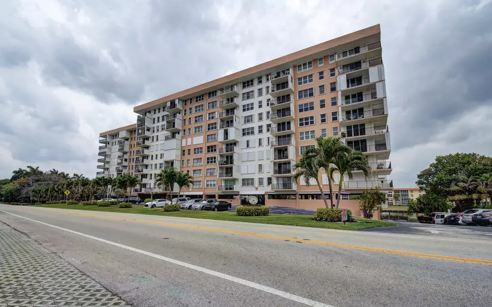 1150 Hillsboro Mile 315, Hillsboro Beach, FL 33062