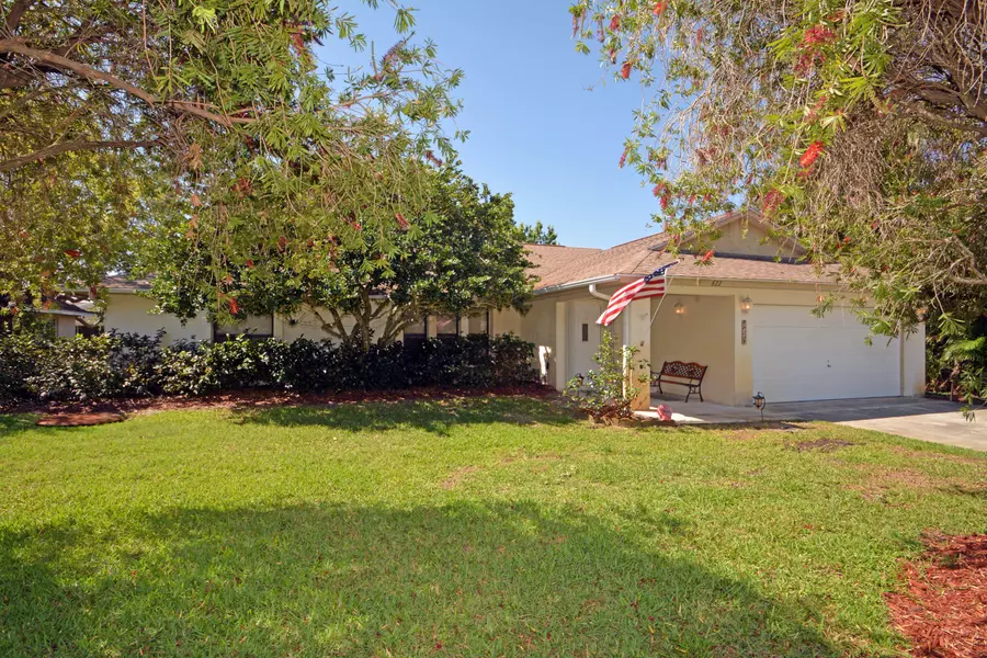 822 SE Cavern AVE, Port Saint Lucie, FL 34953