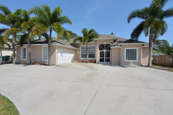 Port Saint Lucie, FL 34953,163 SW Pilsner CIR