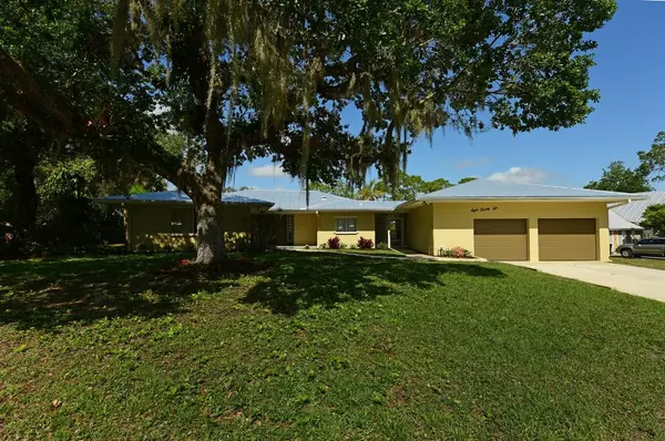 Palm City, FL 34990,826 SW Magnolia Bluff DR
