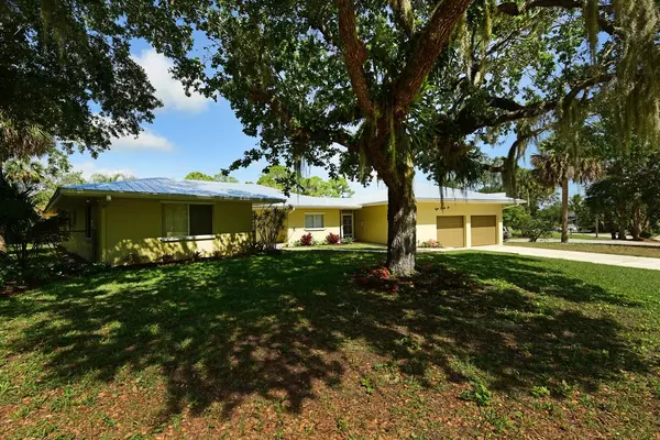 Palm City, FL 34990,826 SW Magnolia Bluff DR