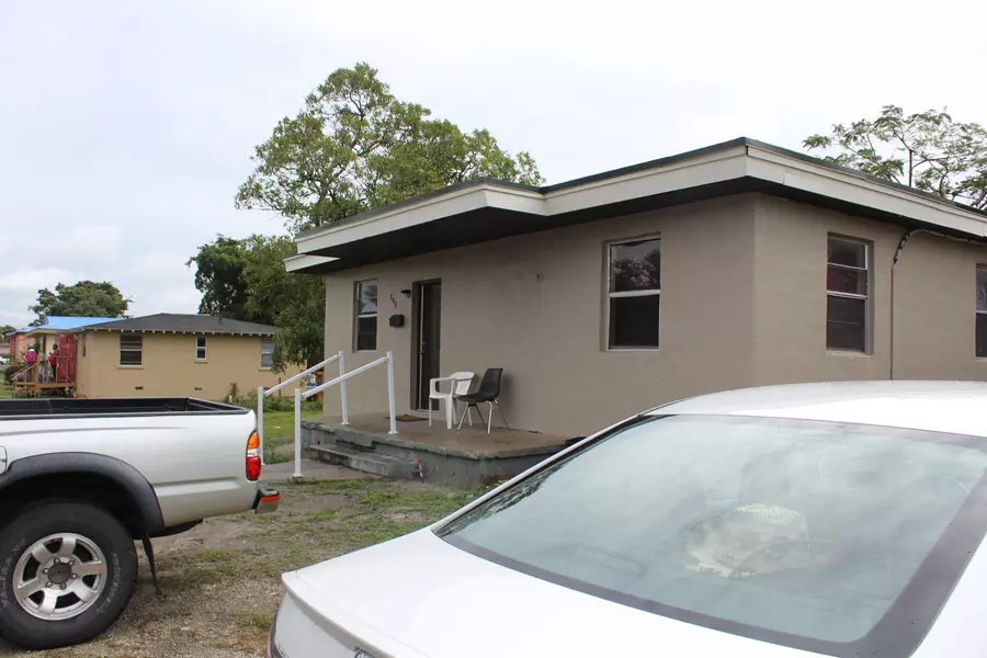 840 W Avenue A, Belle Glade, FL 33430