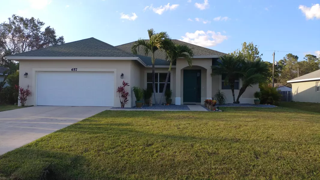 657 SE Strait AVE, Port Saint Lucie, FL 34983