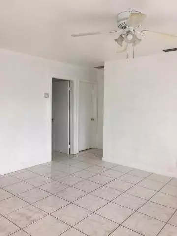 Lake Worth, FL 33461,104 Urquhart ST