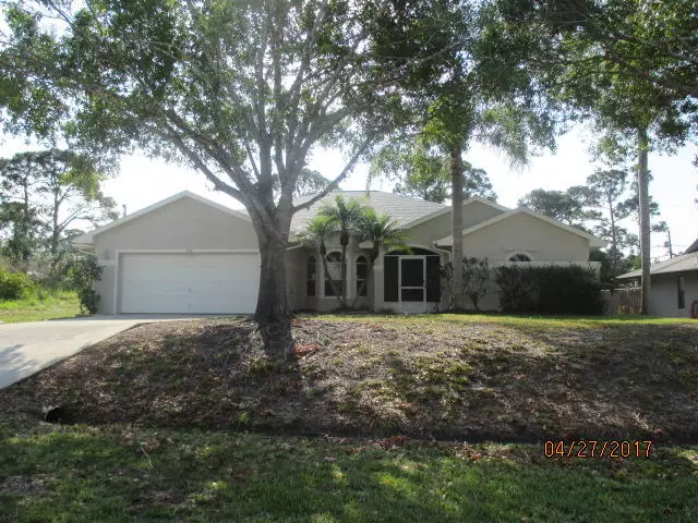 1957 SE Fairfield ST, Port Saint Lucie, FL 34983