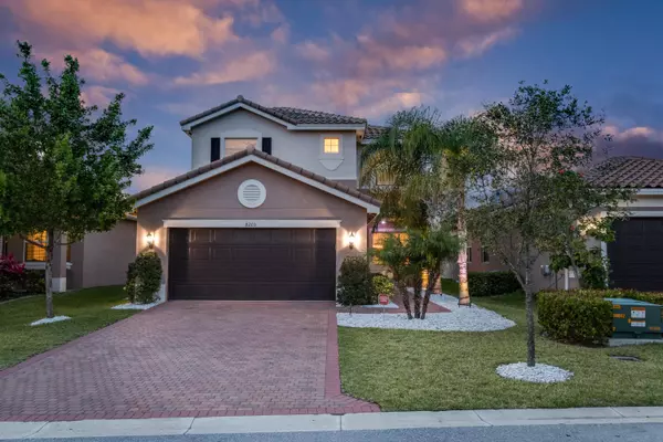 8203 Half Dome CT, Boynton Beach, FL 33473