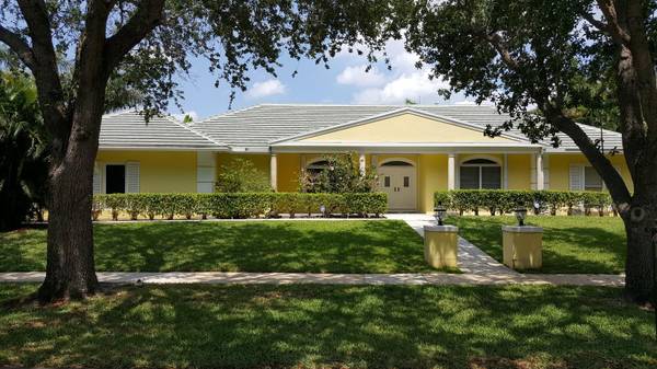 3012 Embassy DR, West Palm Beach, FL 33401