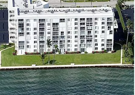 401 Lake Shore DR 203, Lake Park, FL 33403