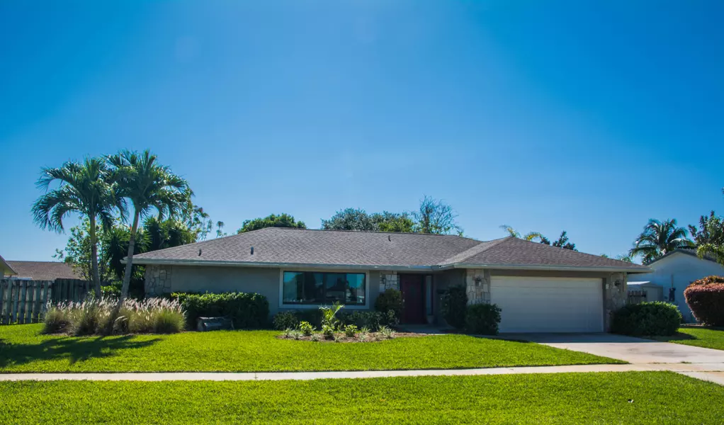 1090 Petrel RD, Wellington, FL 33414