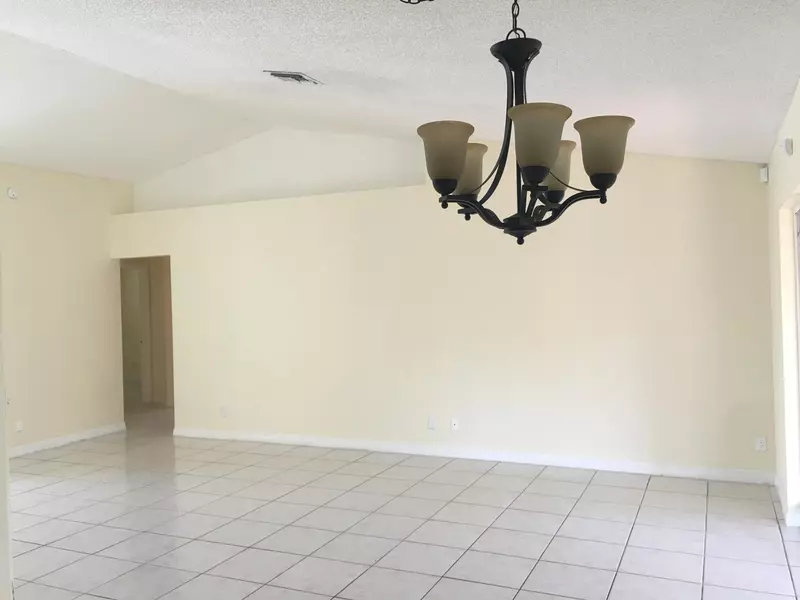 5414 River Plantation RD, Lake Worth, FL 33463