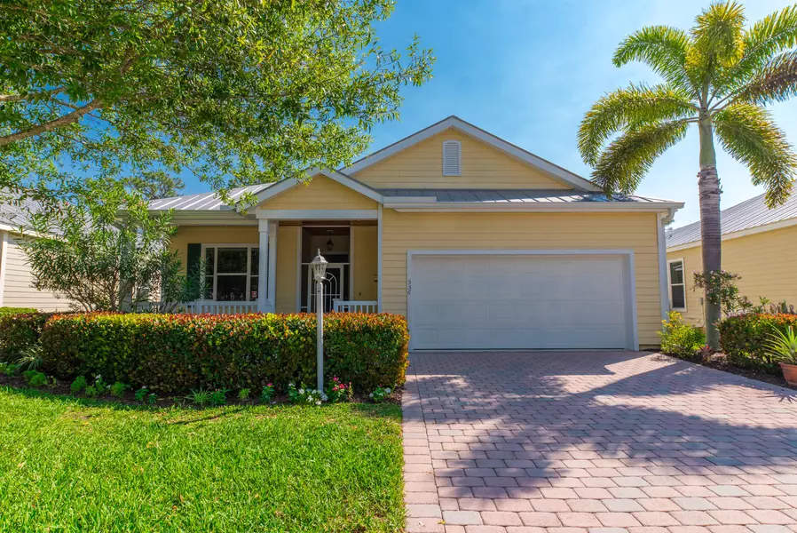 556 NE Canoe Park Circle, Port Saint Lucie, FL 34983