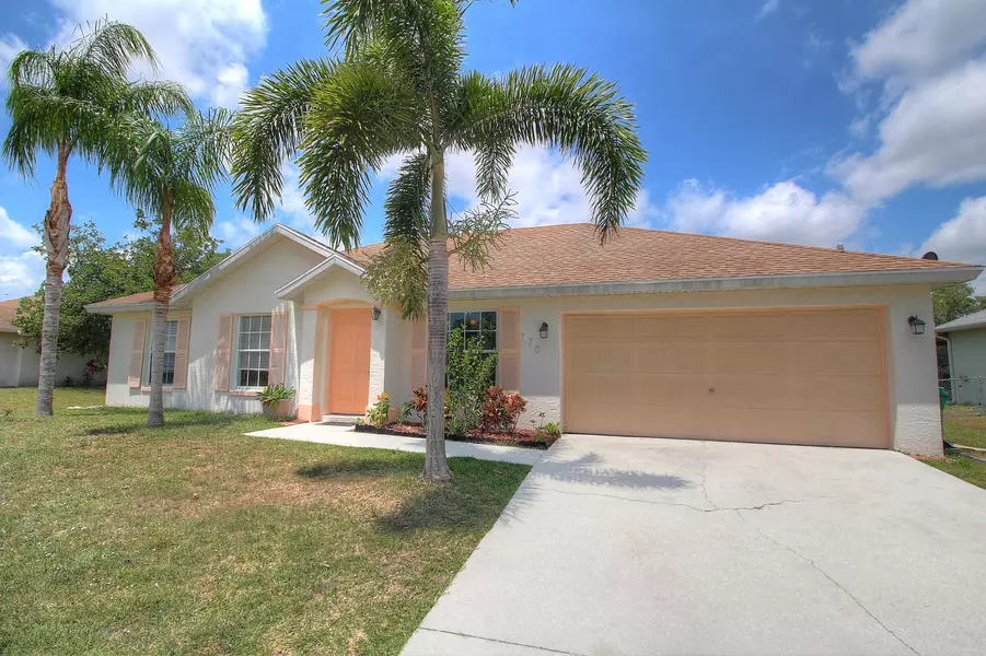 770 NE Eastlake ST, Port Saint Lucie, FL 34983