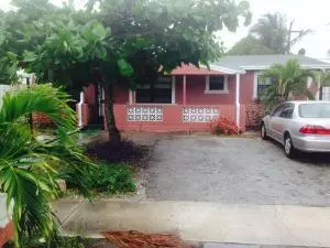 1921 NE 1st LN, Boynton Beach, FL 33435