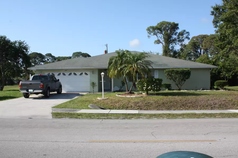 4001 Avenue Q, Fort Pierce, FL 34950