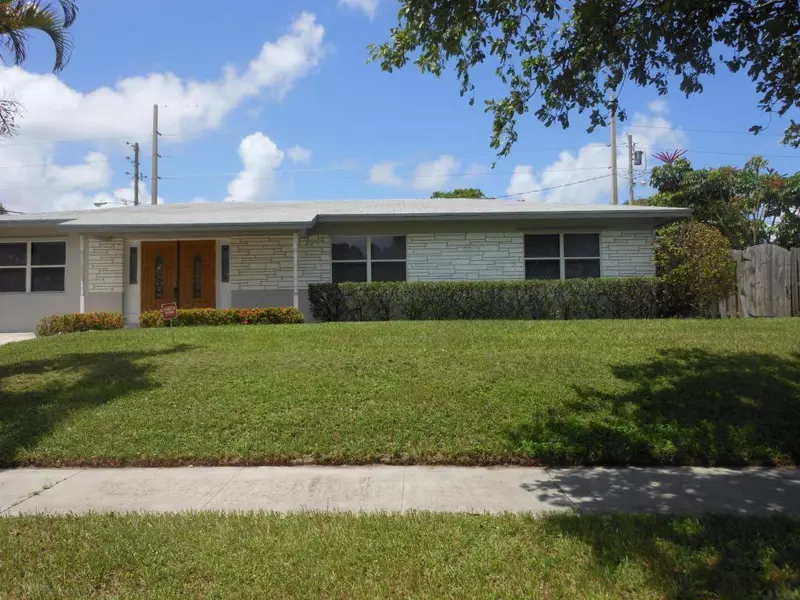 2032 S 6th CT, Lake Worth, FL 33461