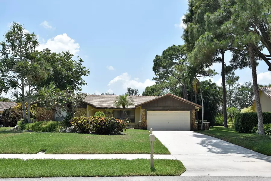 2493 NW NW Timbercreek CIR, Boca Raton, FL 33431