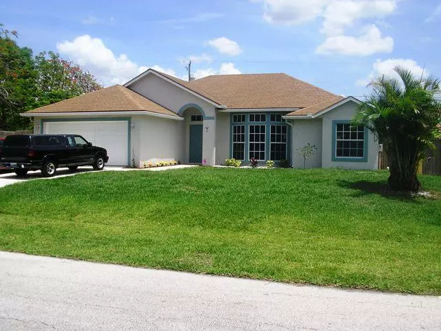 737 SW Mccracken AVE, Port Saint Lucie, FL 34953