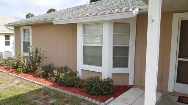 Port Saint Lucie, FL 34983,415 SW Hurtig CT