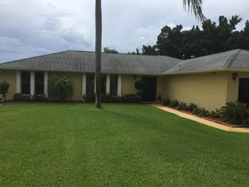 613 SW Millard DR, Port Saint Lucie, FL 34953