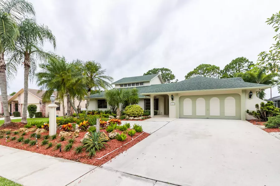 1212 Raintree LN, Wellington, FL 33414