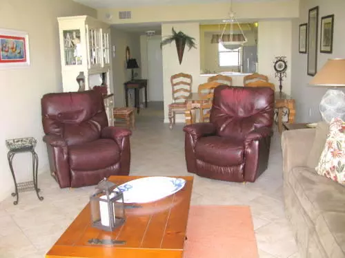 Hutchinson Island, FL 34949,3200 N A1a 105