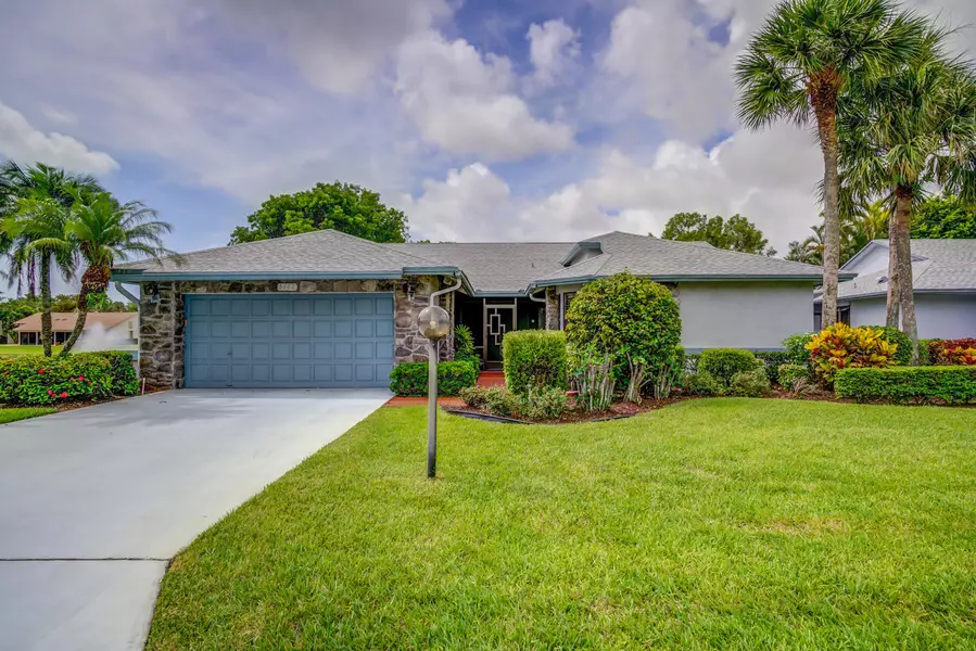 5662 Willow Creek LN, Delray Beach, FL 33484