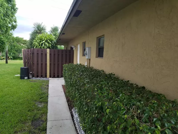 West Palm Beach, FL 33415,5333 Garden Hills CIR 55a