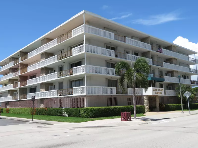 1 S Lakeside DR A2, Lake Worth, FL 33460