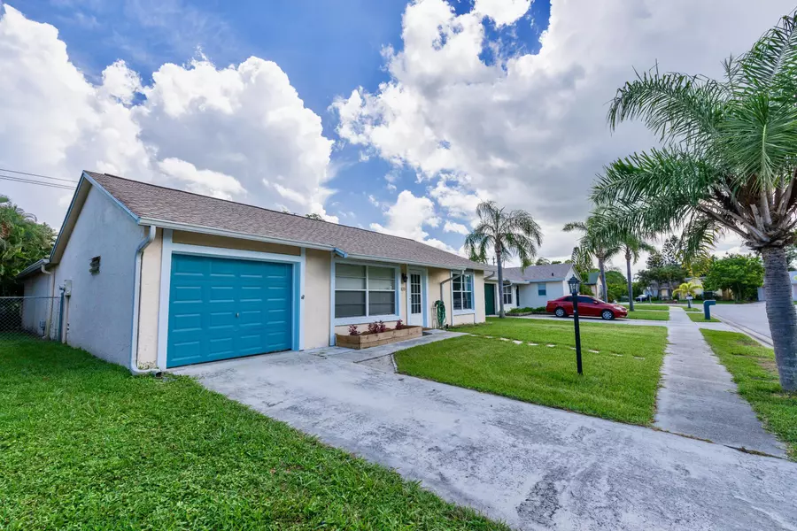 123 Deerfield DR, Jupiter, FL 33458