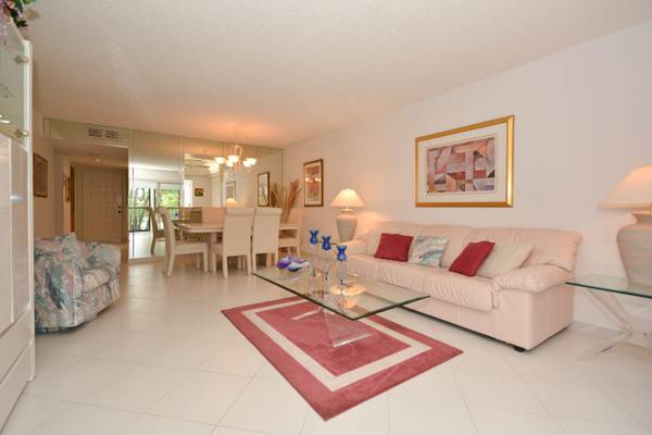 7185 Huntington LN 202, Delray Beach, FL 33446