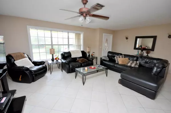 Lake Worth, FL 33467,86 W Palm AVE