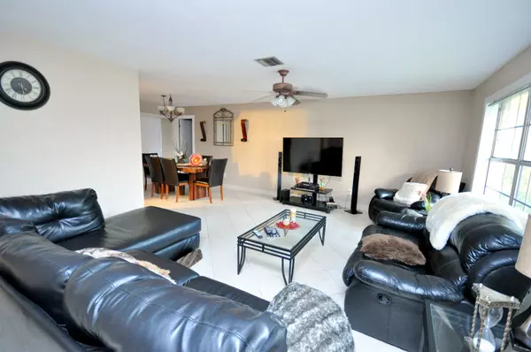 Lake Worth, FL 33467,86 W Palm AVE