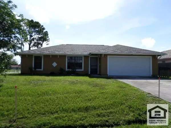 401 NW Hutchins ST, Port Saint Lucie, FL 34983