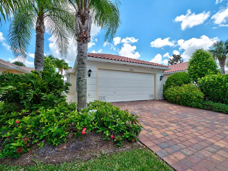 8390 St Johns CT, Wellington, FL 33414