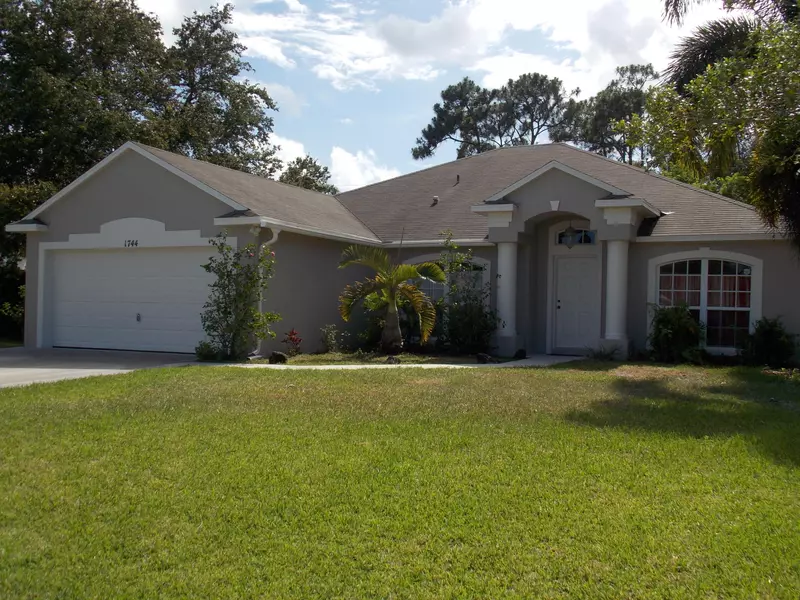 1744 SE Joy Haven ST, Port Saint Lucie, FL 34983