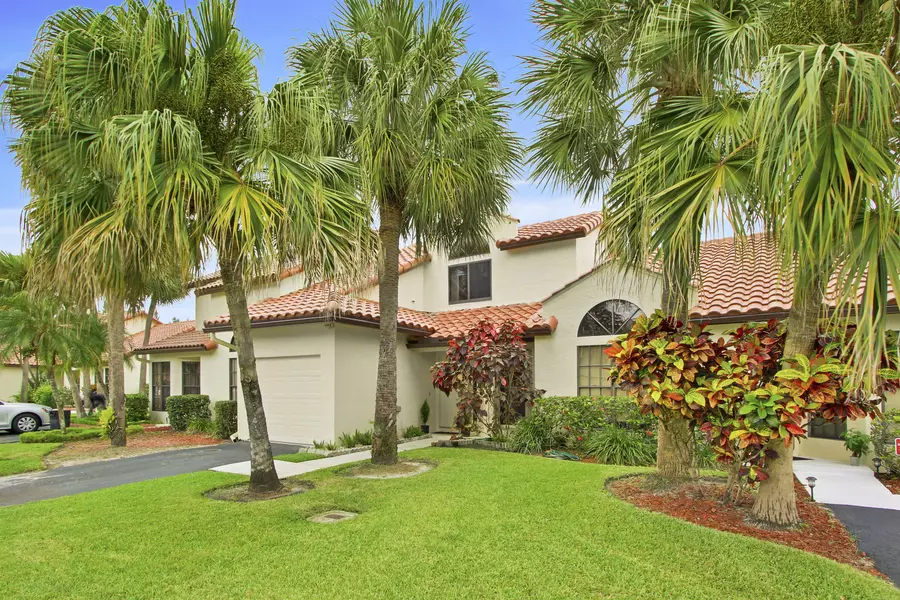 18596 Woodstream DR, Boca Raton, FL 33498