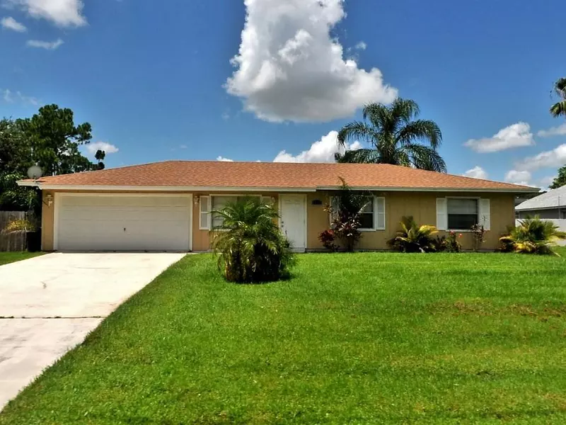 1334 SE Preston LN, Port Saint Lucie, FL 34983