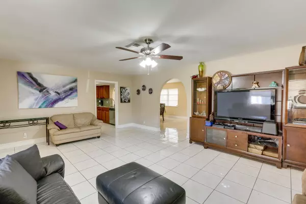 Boynton Beach, FL 33426,1281 SW 27th PL