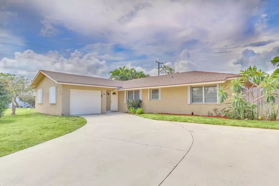 1281 SW 27th PL, Boynton Beach, FL 33426