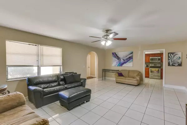 Boynton Beach, FL 33426,1281 SW 27th PL