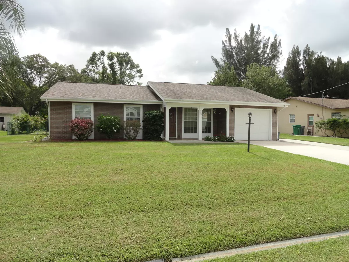 Port Saint Lucie, FL 34983,625 SW Curtis ST