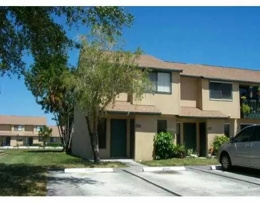 6206 Dockside CIR, Greenacres, FL 33463