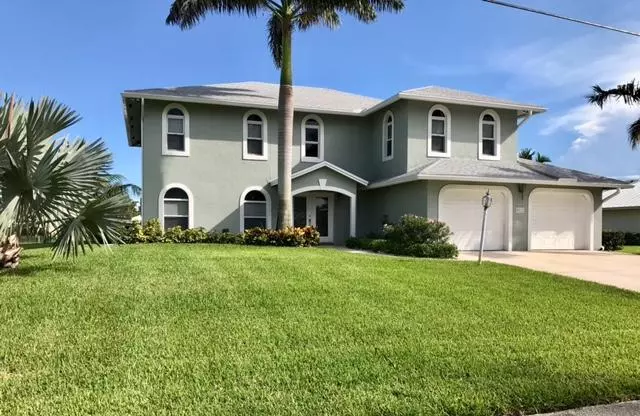 8512 SE Driftwood ST, Hobe Sound, FL 33455