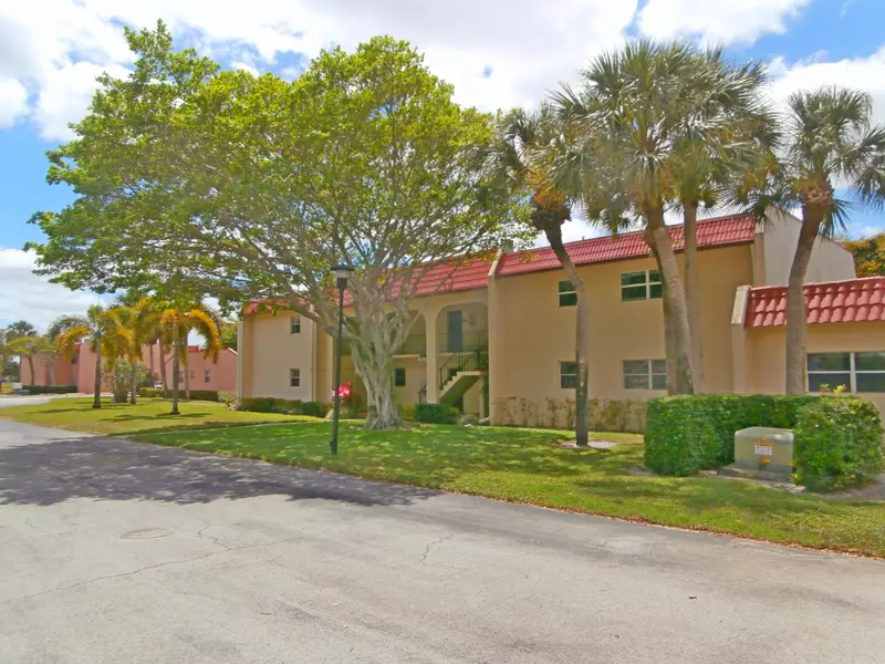 1913 Golden Lakes BLVD, West Palm Beach, FL 33411