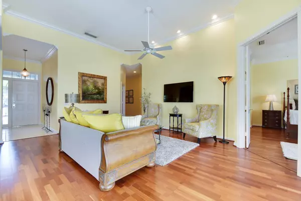 Palm Beach Gardens, FL 33410,8439 E Garden Oaks CIR